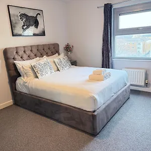 Luxury B Londra